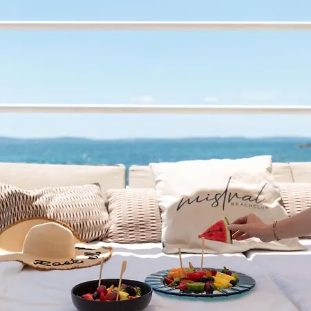 Radisson Blu & 5*
