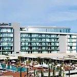 فندق وسبا راديسون بلو 5*
