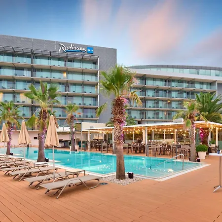 Radisson Blu &