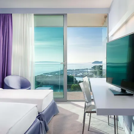Radisson Blu & 5*