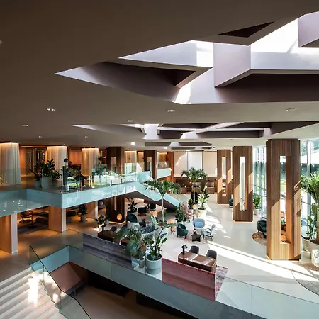 Ξενοδοχείο Radisson Blu & 5*