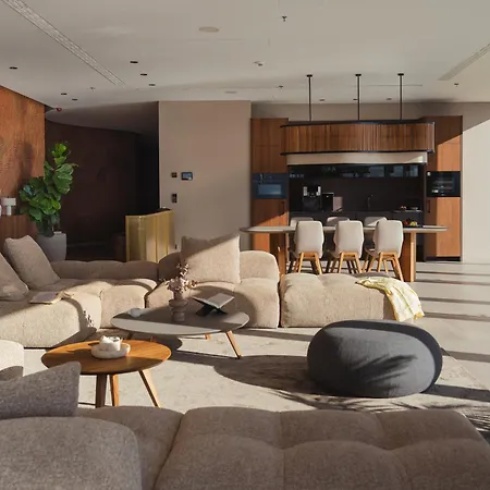 Radisson Blu &
