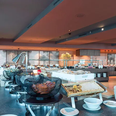 Radisson Blu &